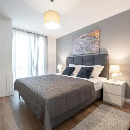 Blue Sky Apartment